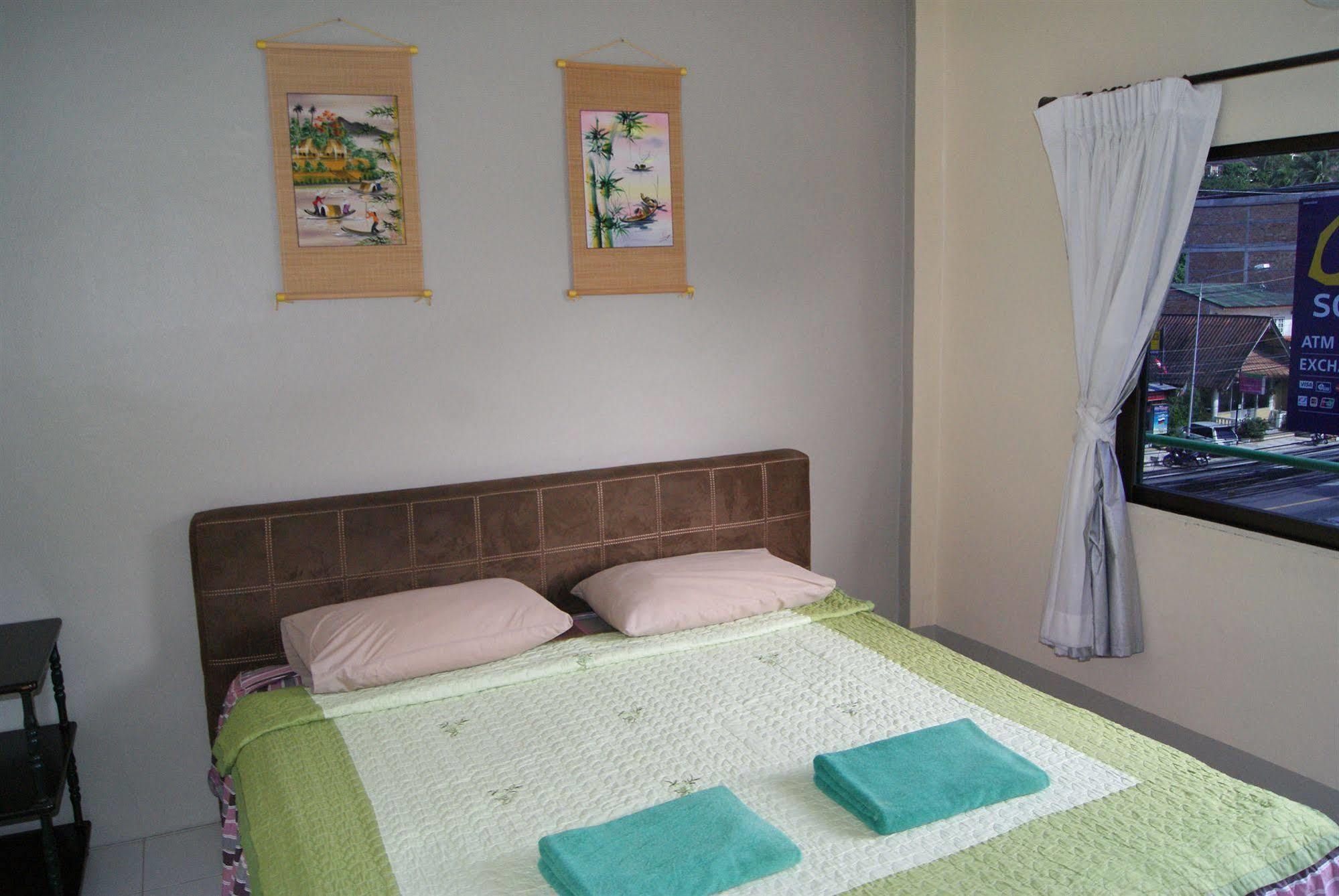 Pineapple Guesthouse Пхукет Экстерьер фото